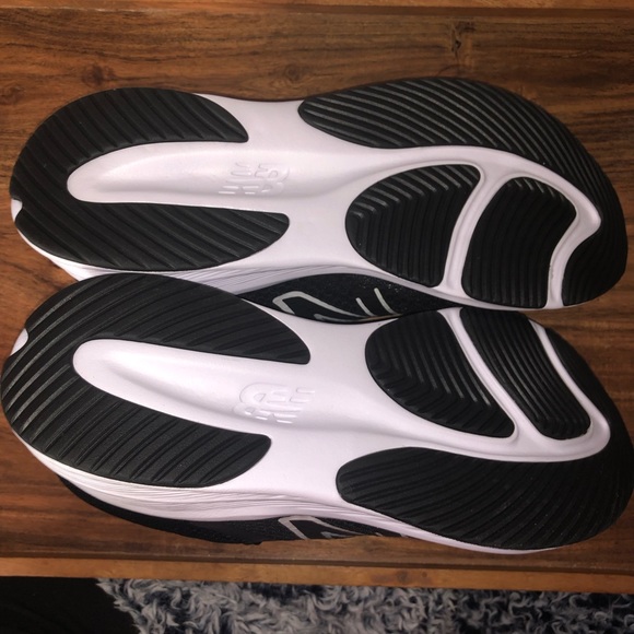 NEW Mens New Balance Black 8.5 Sneakers M413V2 - Picture 3 of 11